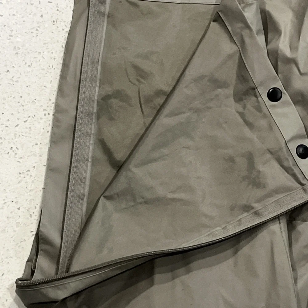 Eddie Bauer Waterproof Pants Mens L Beige Rain Over PVC Elastic Hunting Fishing